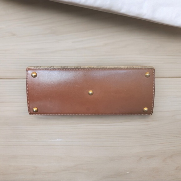 Gucci Supreme Padlock Bag - Picture 5 of 10